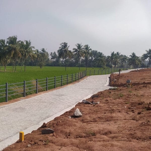 Plot 600x600